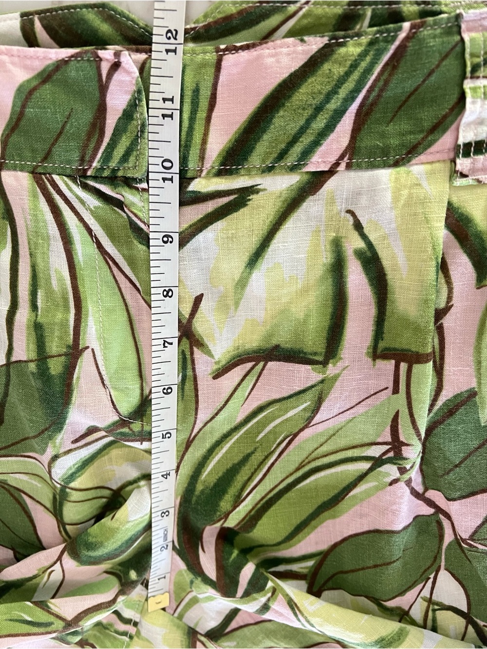Tommy Bahama 100% Linen Tropical Leaf Shorts Fits Like Size 16 Pink Green - Picture 13 of 13
